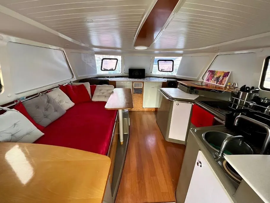 بوتيل فندق Experience Unique Sur Un Bateau لو جوسيير